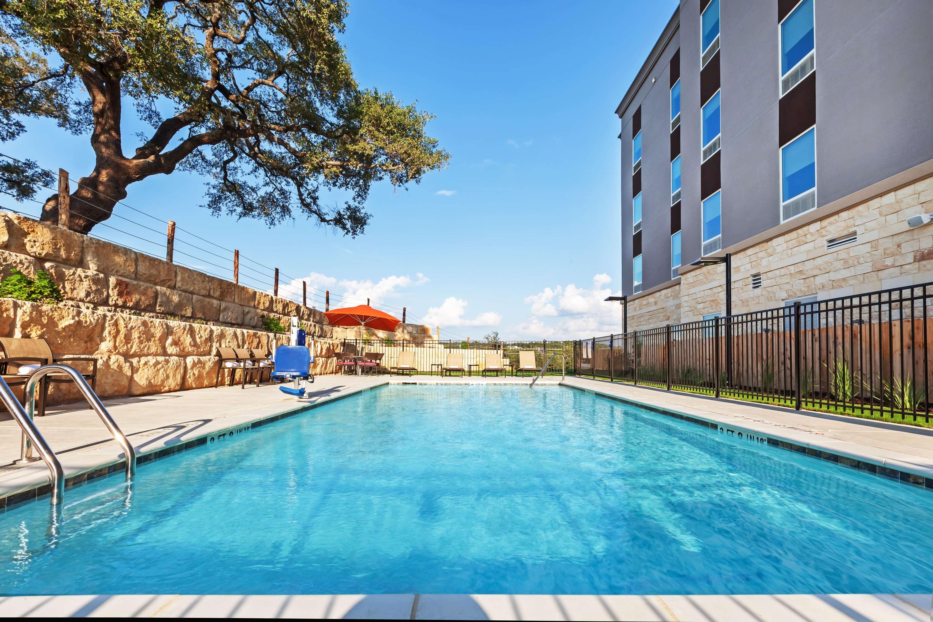 Hampton Inn By Hilton Bulverde Texas Hill Country Extérieur photo